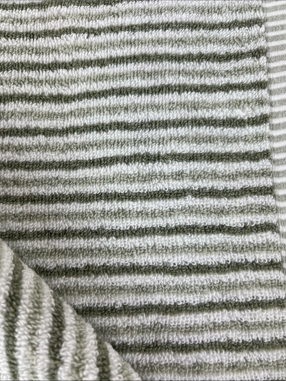 Common Thread Bamboo Bath Towels Eco-Melange Green White Stripe 2 Pc NEW